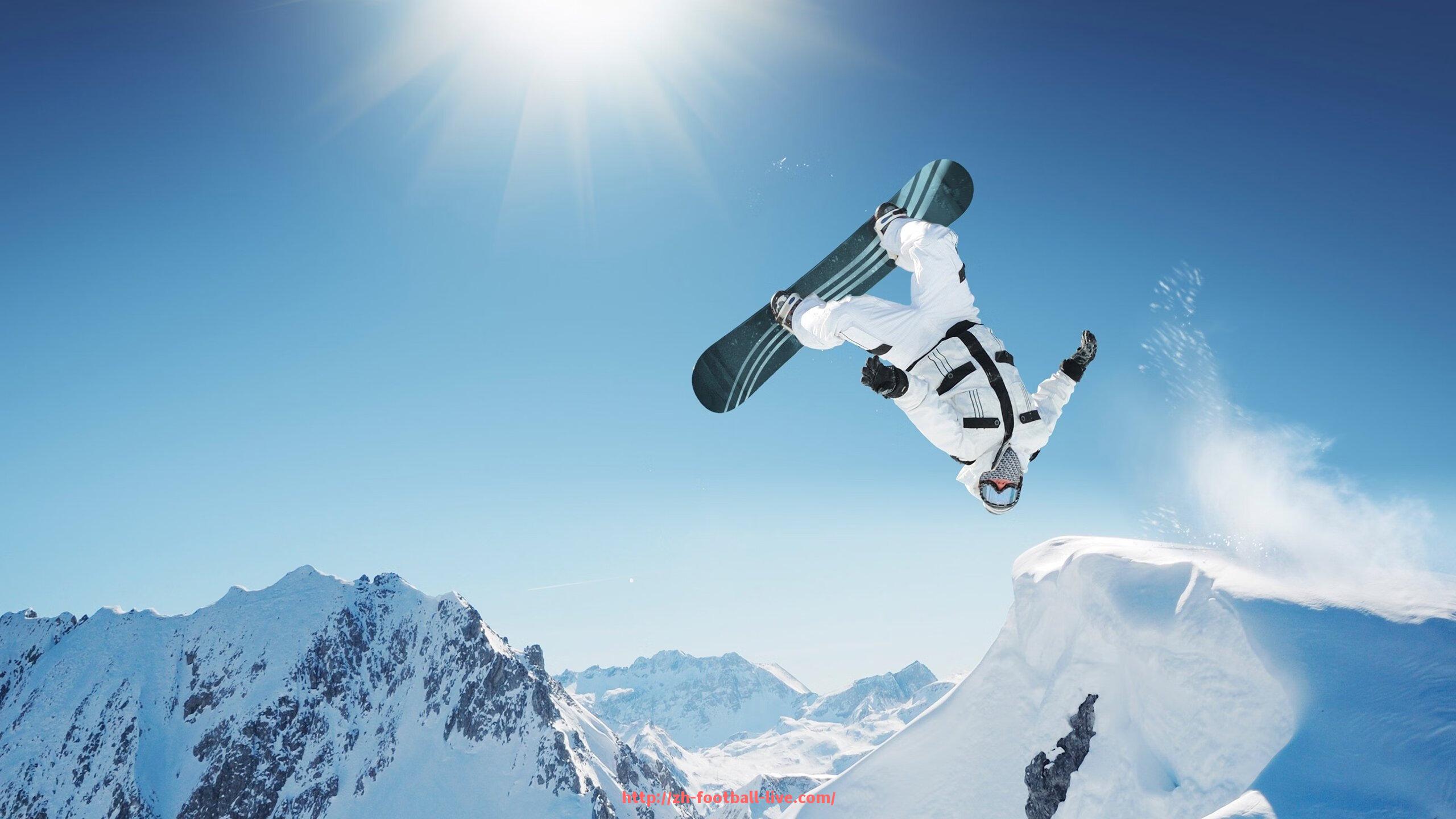 足球直播-梯子类健身器材功能与训练方式介绍